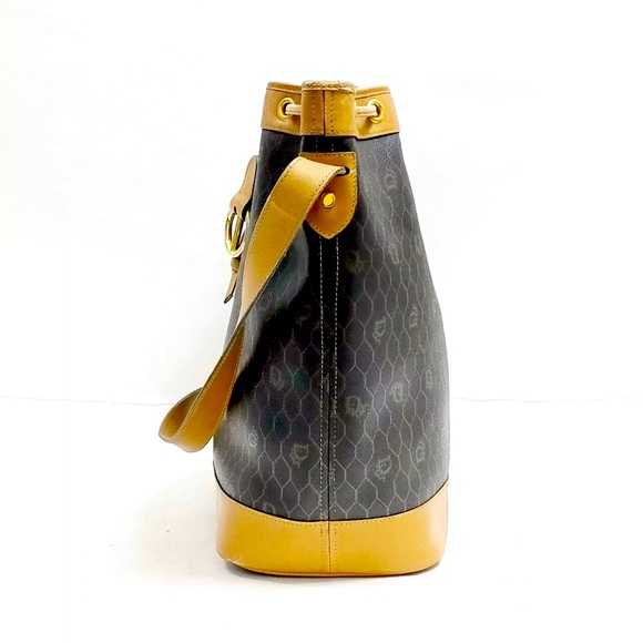 Christian Dior Leather Shoulder Bucket Bag w/ matching pouch. Honeycomb Line - Picture 3 of 10